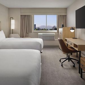 Standard Queen Room Hearing accessible